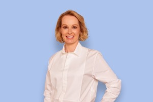 Dr Elosie Dickie