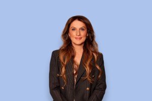 Dr Lynn Theron