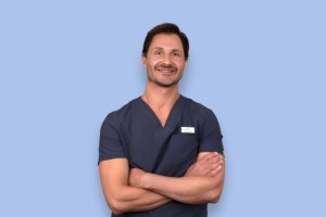 Dr Sam Dunn